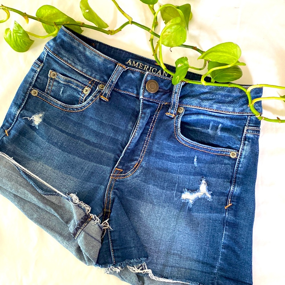 American Eagle super stretch shortie distressed denim shorts size 4